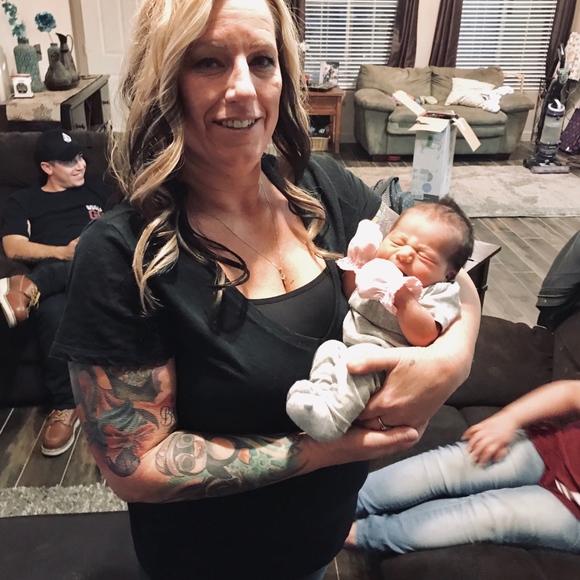 Meet your Posher, Jaime - Picture 2 of 8